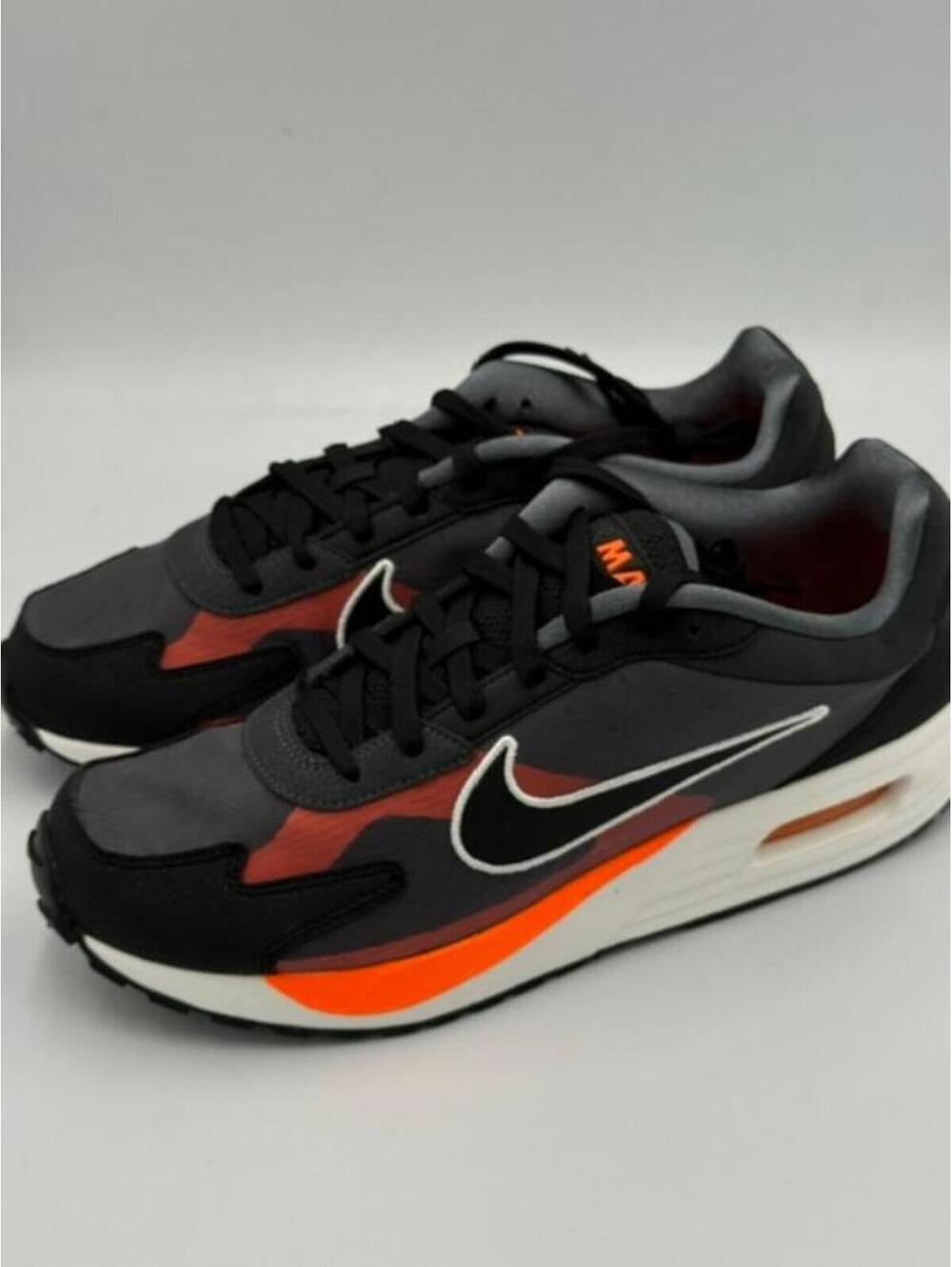 Nike Air Max Solo SE Black/Orange Running Shoes Men's US 10